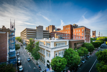 View of buildings in downtown New Haven, Connecticut. - obrazy, fototapety, plakaty