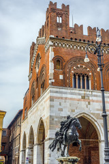 Palazzo Gotico and statue of Alessandro Farnese. Piacenza, Emili