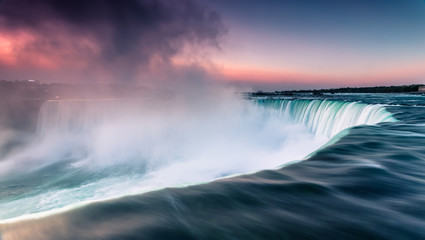 Panele Szklane Podświetlane  Wodospady Niagara Kanada Ameryka Północna podczas wschodu słońca