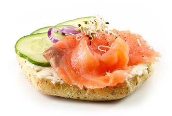 bread with smoked salmon and cucumber