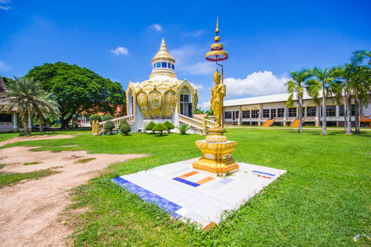Pavilion (Bat Bo Holy Father money) Wat Yang Khoi Kluea at Phichit Thailand.