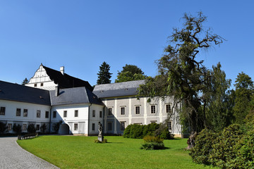 Fototapeta na wymiar Castle park in Great Losiny Czech Republic