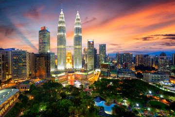 Kuala Lumpur-horizon bij schemering, Kuala Lumpur, Maleisië