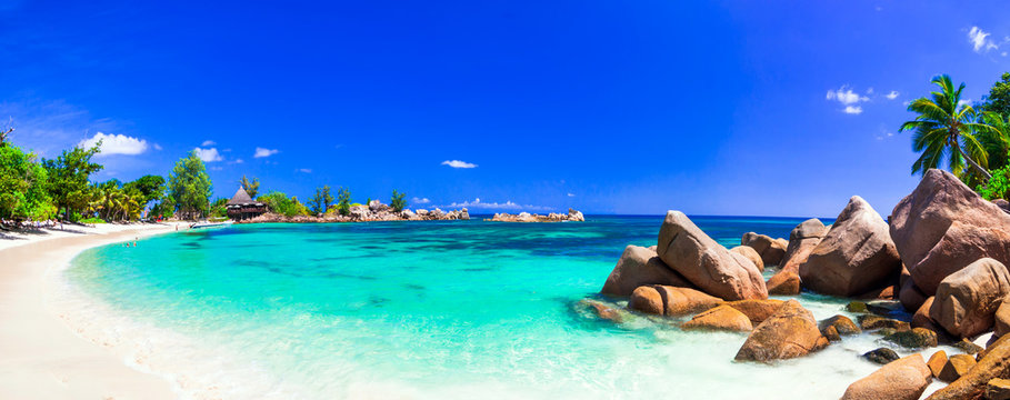 amazing tropical holidays in paradise beaches of Seychelles,Praslin © Freesurf