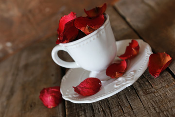 tea with rose petal and sugar
