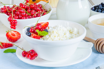 Fresh cottage cheese with berries for breakfast