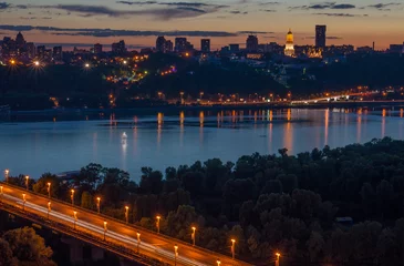 Foto op Plexiglas de schoonheid van de stad & 39 s nachts © Maestro7