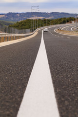 Obraz premium White line on the highway