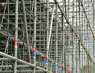 Zusatztribüne/
In Jena wird eine Zusatztribüne für das Pokalspiel gegen Bayern München errichtet.
Statt bisherigen 11.000 wird sie ca. 19.000 Zuschauern Platz bieten