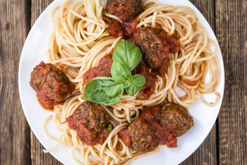 Spaghetti with Meatballs and Tomato Sauce