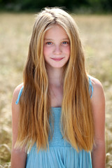 Naklejka premium Portrait of a beautiful young little girl