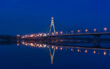 Fototapeta na wymiar Moscow bridge in Kyiv