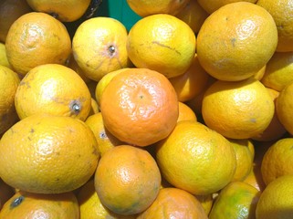 The orange in a market
