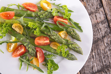 asparagus with tomato