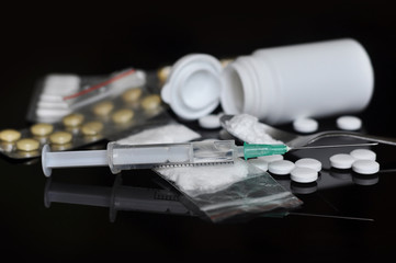 Drugs and syringe