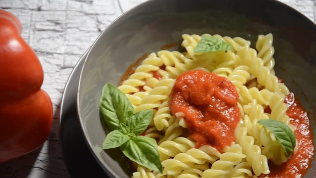 Fusilli with pepper sauce Pasta Mì ống với nước sốt hạt tiêu Cucina italiana Ẩm thực Ý Italian cuisine