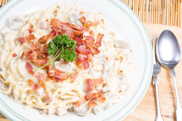 spaghetti carbonara on the plate