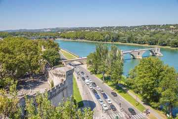 Pont Saint-Bénézet d'Avignon depuis le jardin des Doms