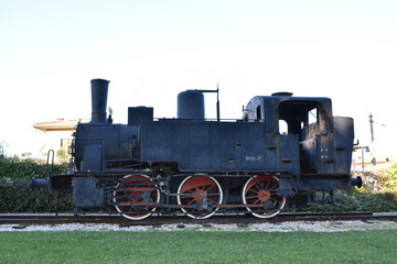 Fototapeta na wymiar locomotive FS 835