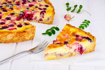 Cake with Strawberries, Blueberries, Currants and Raspberries, C