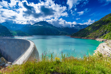 Dam at Lake Emosson near Chamonix (France) and Finhaut (Switzerland) - 118149387