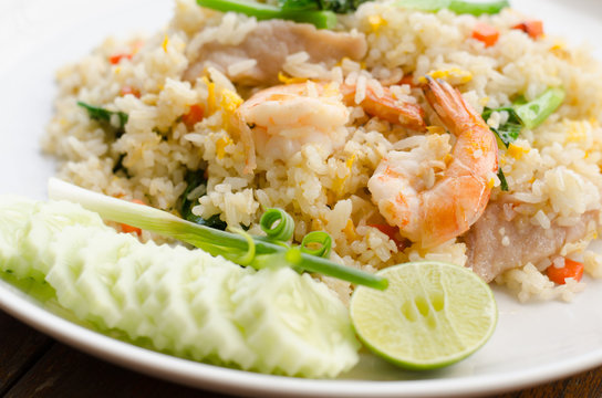 Unique style Thai shrimp fried rice serves on the dish