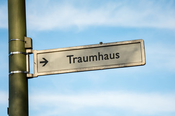 Fototapeta premium Schild 67 - Traumhaus
