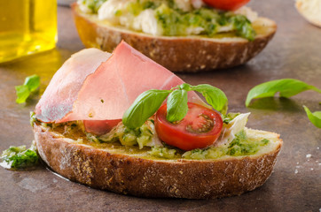 Toasted Tuscan bread with pesto