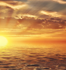 Obraz na płótnie Canvas Beautiful sea sunset