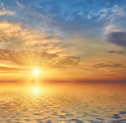 Obraz na płótnie Canvas Beautiful sea sunset