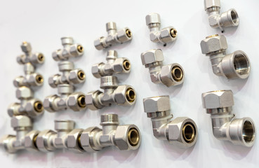 Set of pipe fittings and fixturing components
