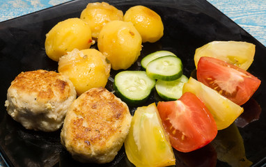 potatoes with meatballs