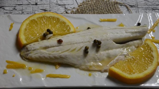 Dicentrarchus labrax Sea bass with orange Lubina con naranja Branzino all'arancia Seebarsch mit orange Spigola Chẽm với m&agrave;u cam 鲈鱼橙色 오렌지와 농어 Okoń morski z pomarańczy
