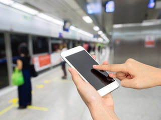 Blur background of people waitg for train