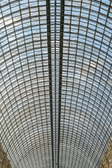 Transparent glass roof arch type, reinforced with metal grate