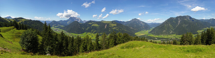 Fototapeta na wymiar Tiroler Panorama