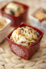 Plumcake salato con semi di zucca, semi di lino e semi di sesamo