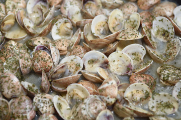 Fototapeta na wymiar Cooking clams
