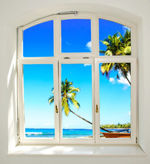 Entspannung, Glück, Freude: Traum vom Leben am Meer: Blick aus dem Fenster auf karibischen Traumstrand :) 