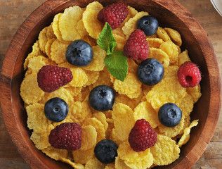 cereal with blueberries and raspberries