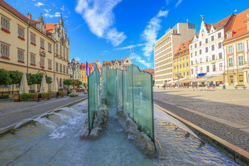 Wroclaw - fontanna na rynku starego miasta