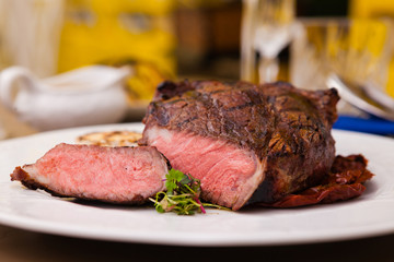 Entrecote with grilled garlic