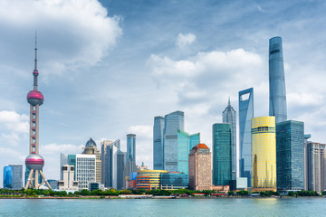 Obraz premium Widok na panoramę Pudong, Szanghaj, Chiny. Wieżowce w centrum miasta