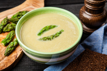 Asparagus cream soup