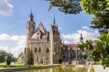 Photo sur Plexiglas Château Vue sur le château de Moszna - Pologne, Europe.