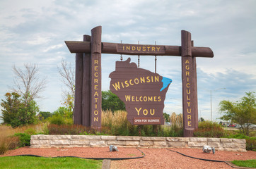 Wisconsin welcomes you sign - obrazy, fototapety, plakaty