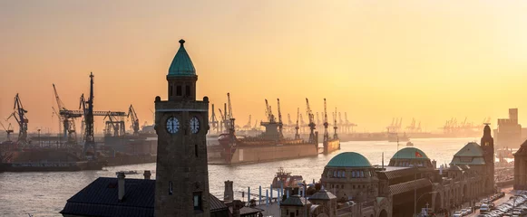 Fototapete Tor Port of Hamburg on the river Elbe in Germany