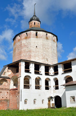 Fototapeta na wymiar Fortress tower of Kirillo-Belozersky monastery by day.