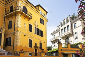 Italian houses in Rome