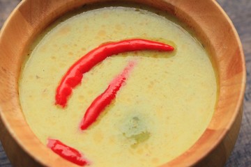 green curry and rice noodle